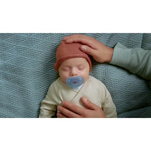 Load image into Gallery viewer, Philips Avent Newborn Soother 0-6m
