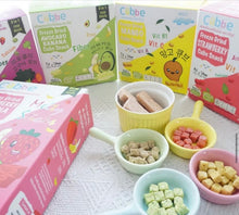 Load image into Gallery viewer, Cubbe Freeze Dried Strawberry &amp; Banana Melty Sticks (6month+)
